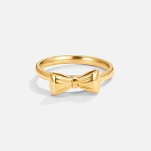Elegant Gold Bow Ring size 6